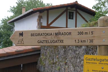 サンフアン デ ガステルガチェへの標識