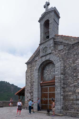 サンフアン デ ガステルガチェの教会